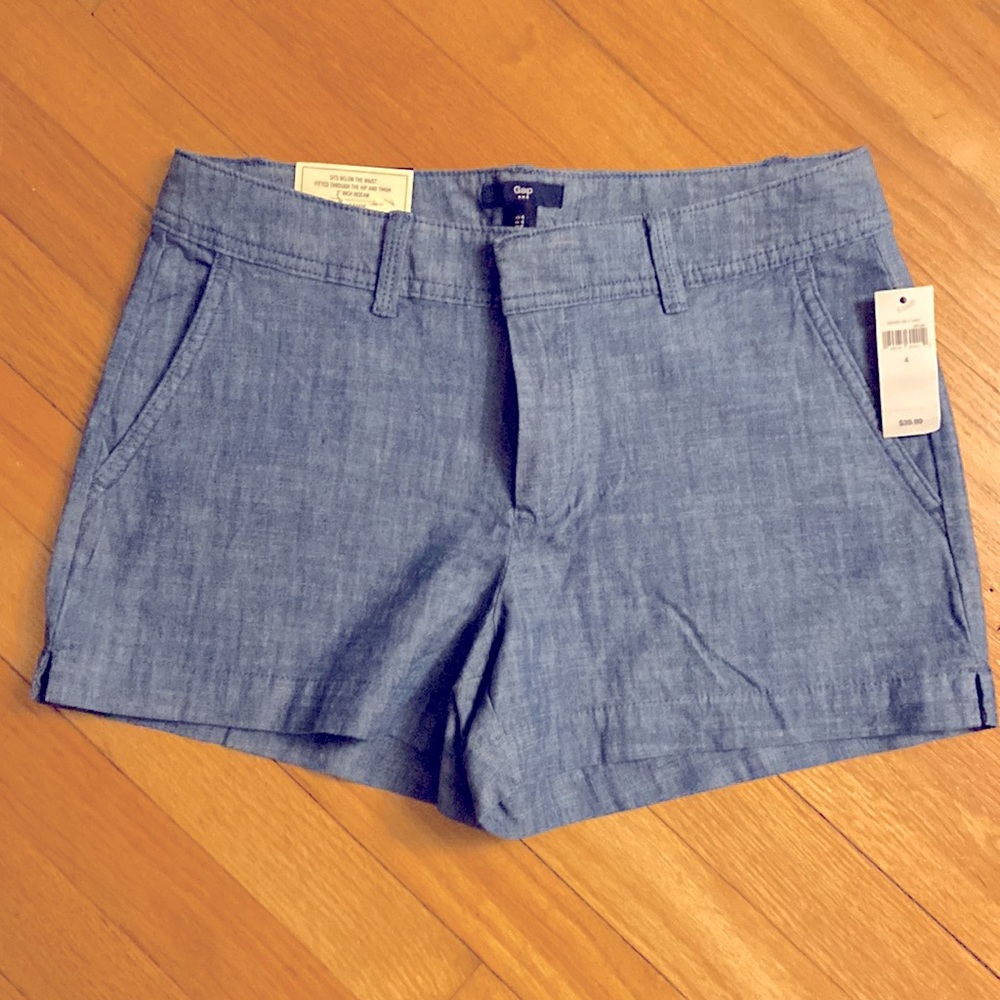 Gap. 3” City shorts.